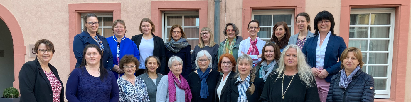 Gruppenfoto Mitglieder konstituierende Sitzung Landesfrauenbeirat