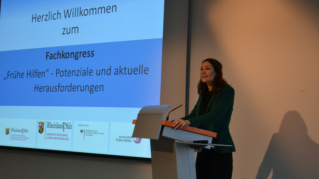 Familienministerin Anne Spiegel auf dem Fachkongress "Frühe Hilfen"